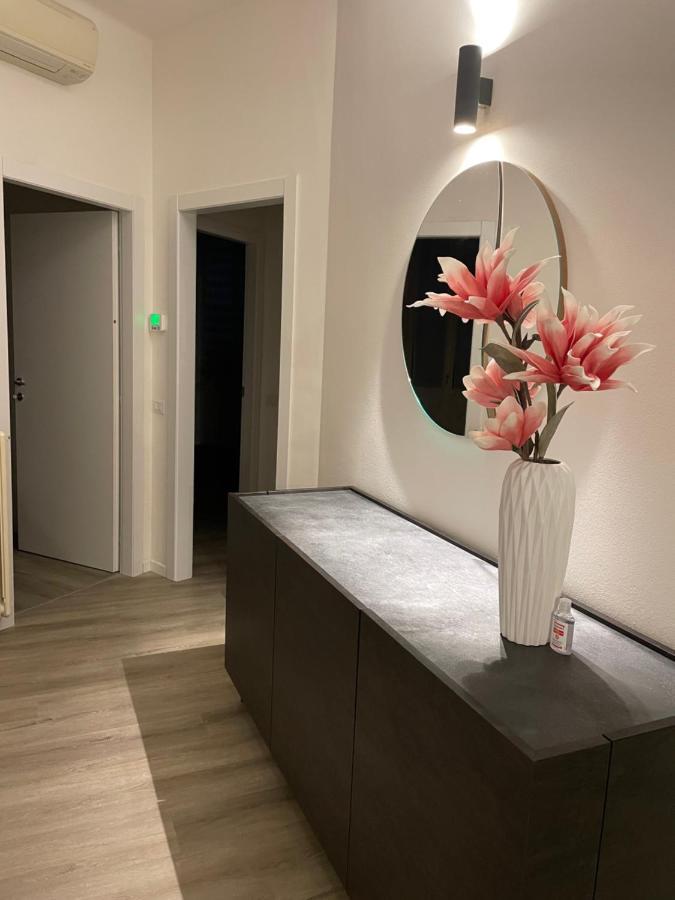 Un Balcone Sul Centro Storico Apartment Reggio Emilia Luaran gambar